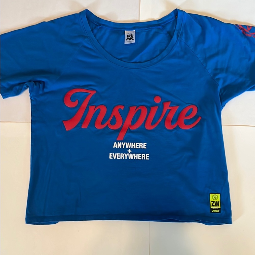Zumba Fitness Vibrant Blue Tee woman’s size medium Zin instructor crop top dance